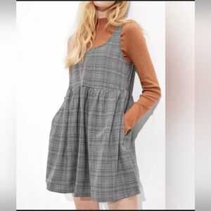 American Eagle Plaid Sleeveless Pinafore Dress in Gray